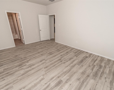 24218 Paresi Court - Photo Thumbnail 6