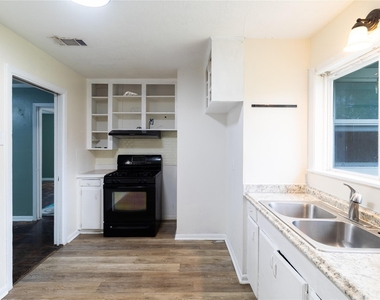 809 Norell Street - Photo Thumbnail 12