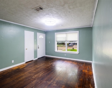 809 Norell Street - Photo Thumbnail 2
