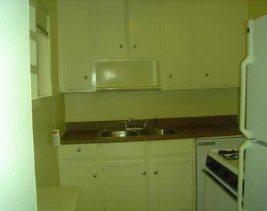 205 Avondale Street - Photo Thumbnail 2