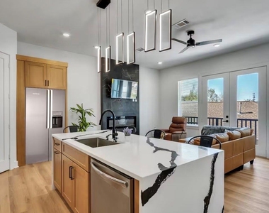 2709 Berry Street - Photo Thumbnail 10