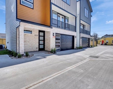 2709 Berry Street - Photo Thumbnail 2