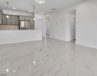 402 Grant Boulevard - Photo Thumbnail 1