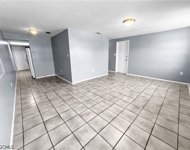 6617 Warwick Circle - Photo Thumbnail 7