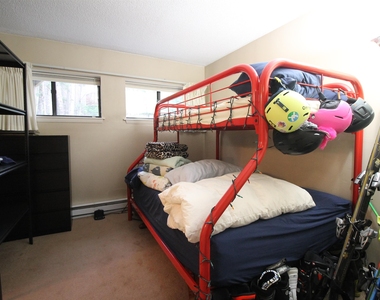 38 Windsor Hill - Photo Thumbnail 5