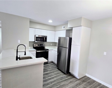 13545 Eagle Ridge Drive - Photo Thumbnail 10