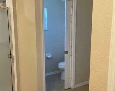 1835 Nw 31st Terrace - Photo Thumbnail 14