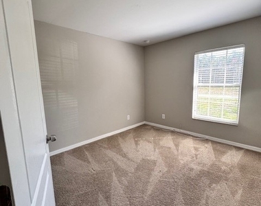 1016 Habershan Avenue - Photo Thumbnail 20
