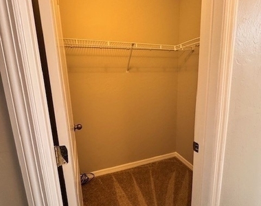 1016 Habershan Avenue - Photo Thumbnail 9