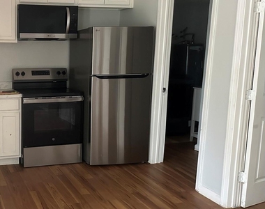 1016 W 5th Street - Photo Thumbnail 2
