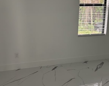 4789 Golfview Boulevard - Photo Thumbnail 7