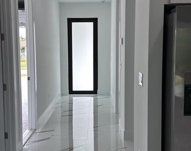 4789 Golfview Boulevard - Photo Thumbnail 12
