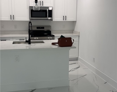 4789 Golfview Boulevard - Photo Thumbnail 9