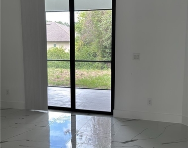4789 Golfview Boulevard - Photo Thumbnail 1