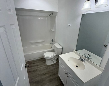 2708 Broadway - Photo Thumbnail 8