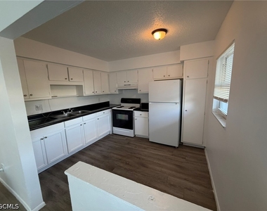 2708 Broadway - Photo Thumbnail 2