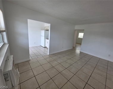 2452 Stella Street - Photo Thumbnail 8