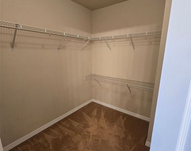 5309 Sands Boulevard - Photo Thumbnail 15