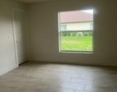801 Sw Raintree Boulevard - Photo Thumbnail 8