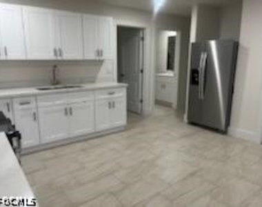 801 Sw Raintree Boulevard - Photo Thumbnail 1