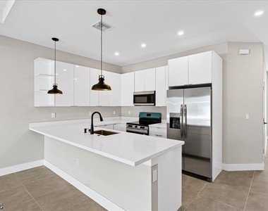 318 Naples Avenue S - Photo Thumbnail 30