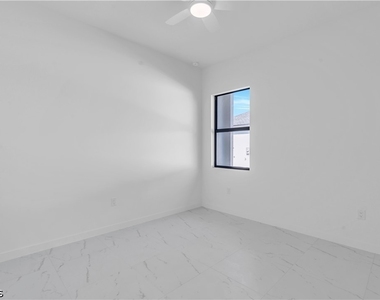 1021 Chiquita Boulevard N - Photo Thumbnail 21