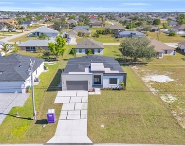 1021 Chiquita Boulevard N - Photo Thumbnail 35