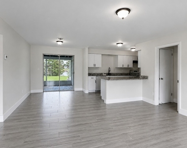 800 Willow Drive - Photo Thumbnail 1