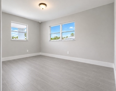 800 Willow Drive - Photo Thumbnail 9