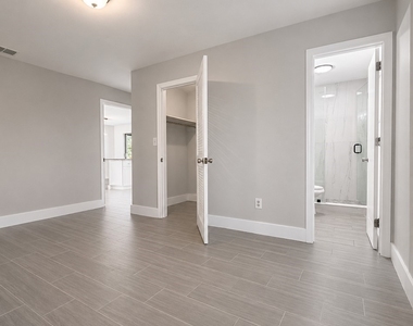 800 Willow Drive - Photo Thumbnail 10