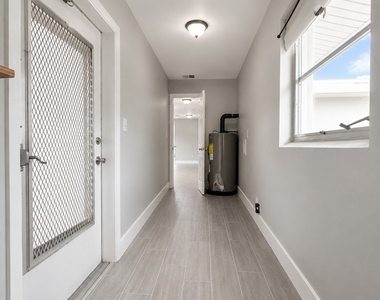 800 Willow Drive - Photo Thumbnail 8