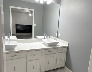 2695 S Woodloch Street - Photo Thumbnail 8