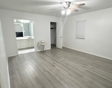 2695 S Woodloch Street - Photo Thumbnail 7