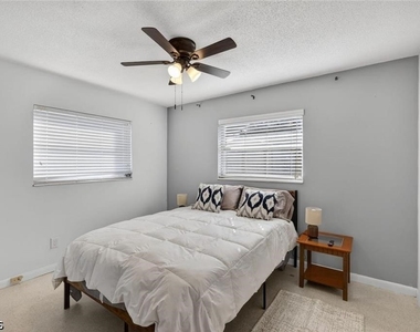 211 S Lake Drive - Photo Thumbnail 24