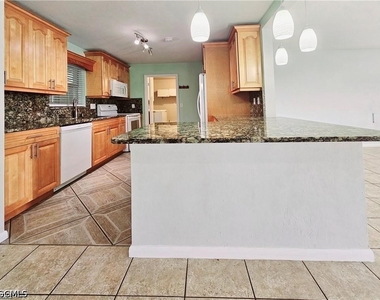 211 S Lake Drive - Photo Thumbnail 12