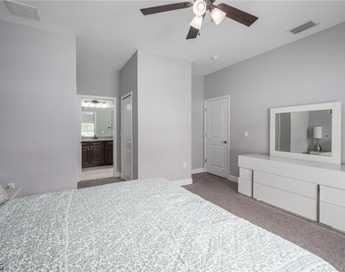 1802 Nw 20th Terrace - Photo Thumbnail 14