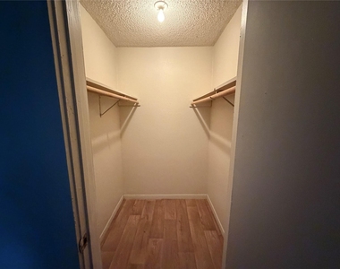 603 E 1st Street - Photo Thumbnail 9