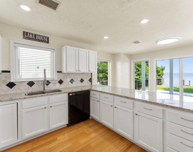 3920 Brookhaven Drive - Photo Thumbnail 15