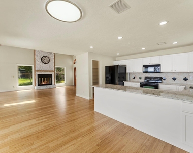 3920 Brookhaven Drive - Photo Thumbnail 12