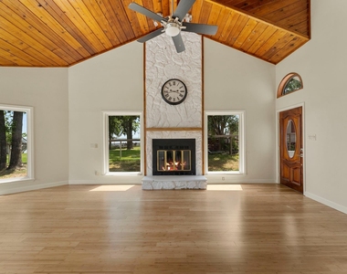 3920 Brookhaven Drive - Photo Thumbnail 10