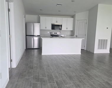 408 Nw 31st Place - Photo Thumbnail 11