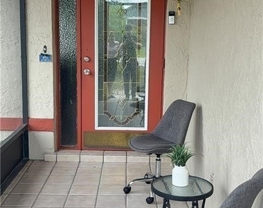 246 Se 7th Street - Photo Thumbnail 1