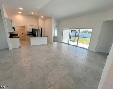 1510 Nw 13th Terrace - Photo Thumbnail 7