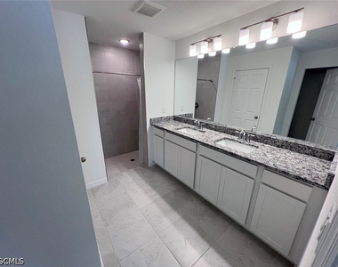 1510 Nw 13th Terrace - Photo Thumbnail 10