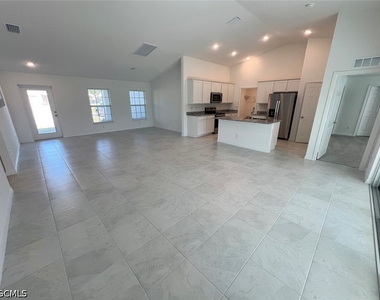 1510 Nw 13th Terrace - Photo Thumbnail 3