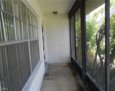404 Joel Boulevard - Photo Thumbnail 3