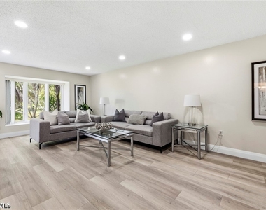 428 Meadowlark Lane - Photo Thumbnail 2