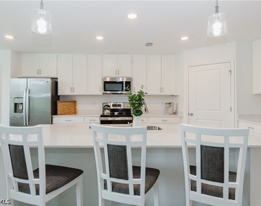6031 Ellerston Way - Photo Thumbnail 14