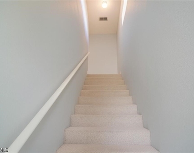 700 Luisa Lane - Photo Thumbnail 7