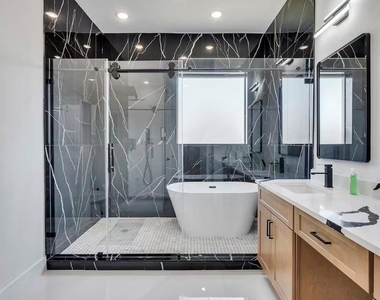 2711 Berry Street - Photo Thumbnail 17